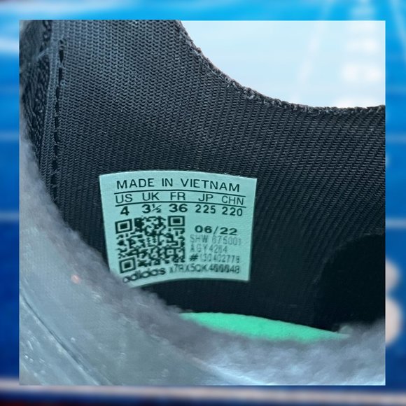 Adidas NMD_V3 Youth - ALMOST new with tag. - Picture 4 of 6